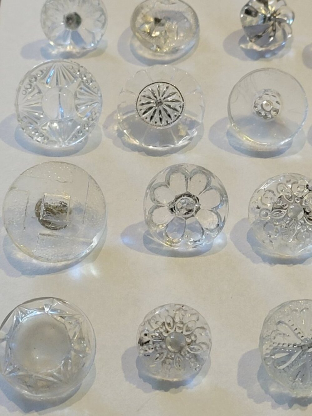 Lot of Clear Glass Shanked Vintage Buttons - Picture 5 of 16